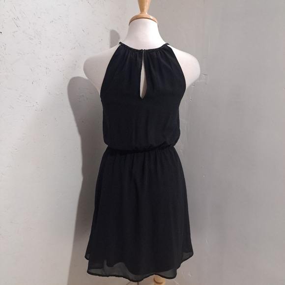 H&M | Black sleevless key hole women's dress - Picture 4 of 9